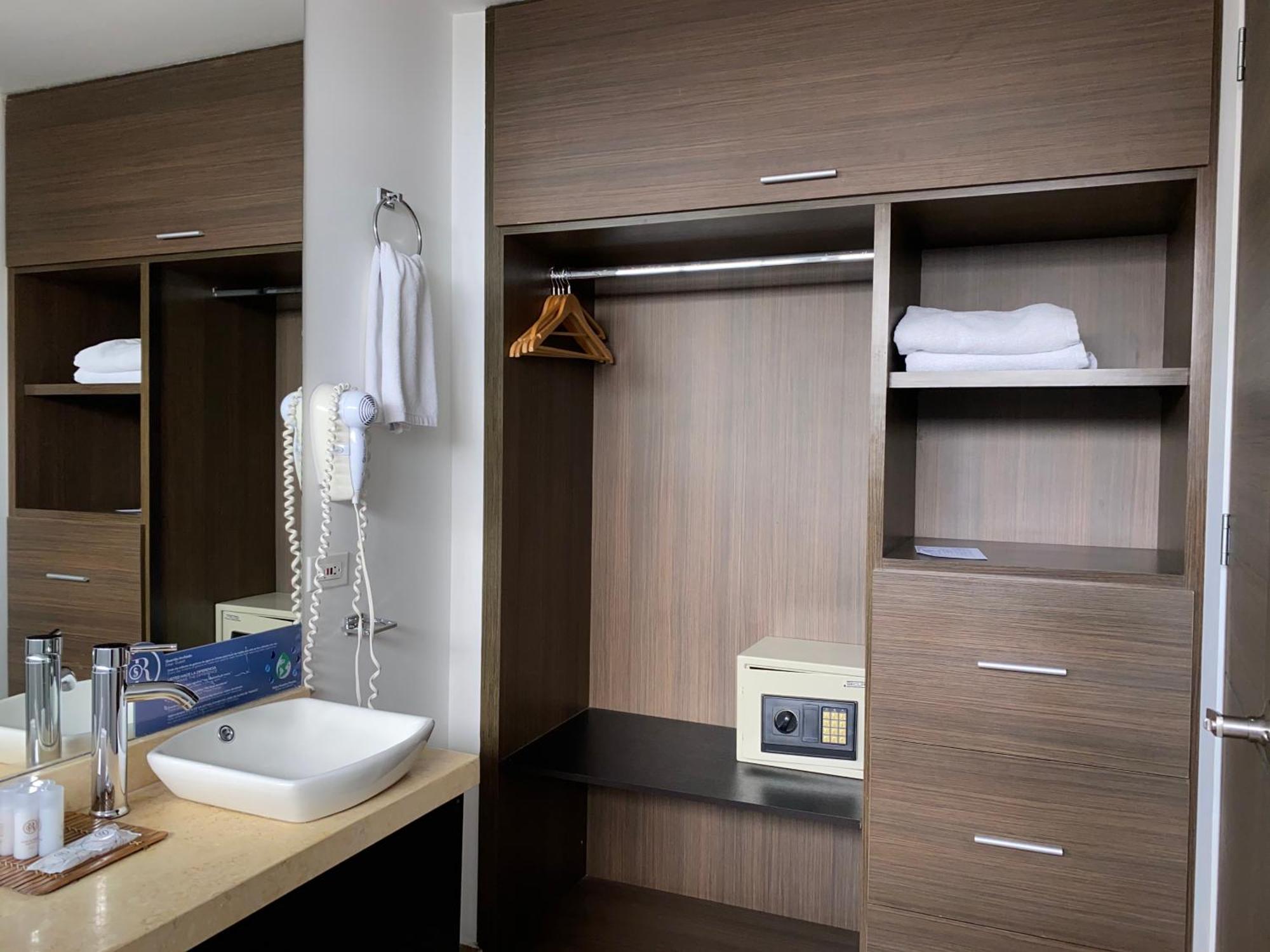 Hotel Apartamentos Regency La Feria Bogotá Pokoj fotografie